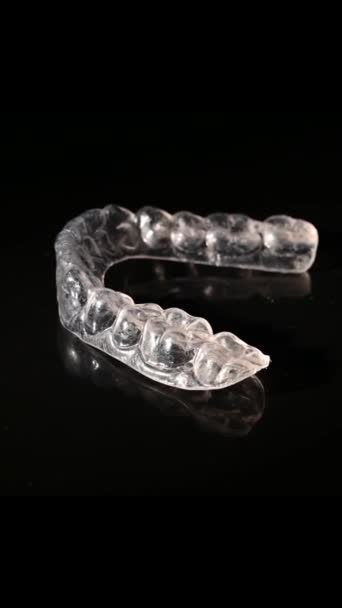 Protège Dents Plastique Transparent Pour Alignement Des Morsures Tourne Sur — Video