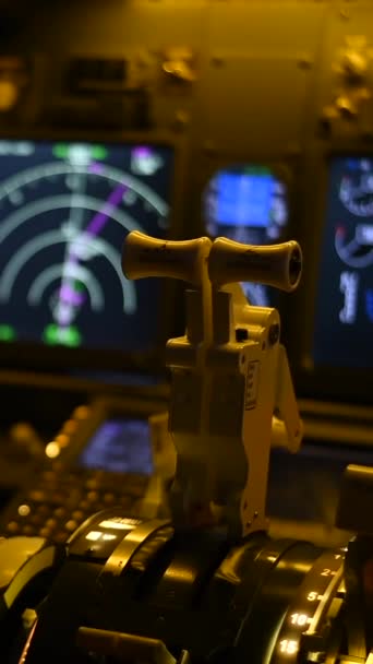 Крупним Планом Важіль Швидкості Літака Вертикальне Відео — стокове відео