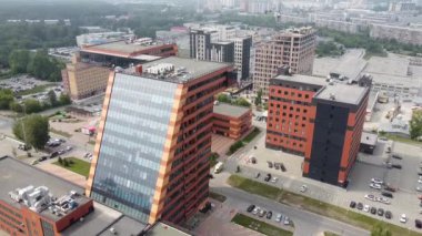 1 Ağustos 2022, Rusya, Novosibirsk, Akademgorodok: Akademik kampüs teknopark binasının havadan görüşü