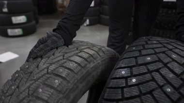 Eski ve yeni çivili araba lastiklerinin karşılaştırması