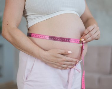 hamile kadının karnı ölçme