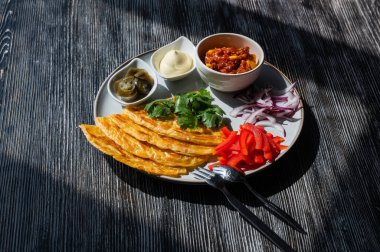 Bir tabak fajitanın üst görünümü