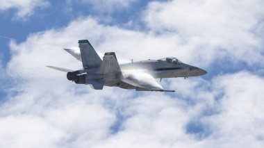 San Diego, California, ABD - 24.09.2022 F-18 Arı gösterisi sırasında San Diego 24.09.2022, ABD