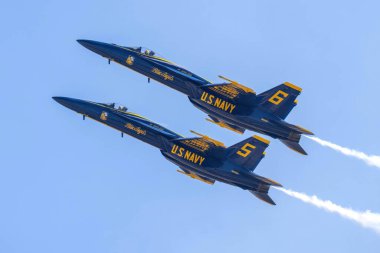 San Diego, California, ABD - 24.09.2022 ABD Donanması Mavi Meleklerin San Diego 24.09.2022 San Diego, ABD 'deki Miramar Airshow sırasında demo ekibi
