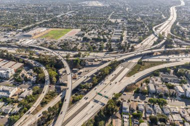Los Angeles 'taki otoyolların havadan görüntüsü