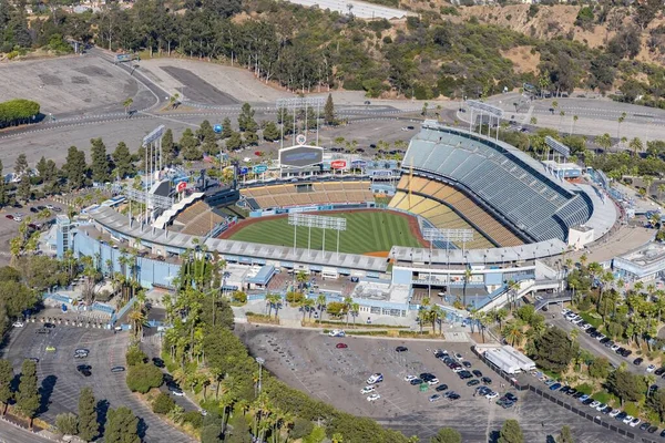 ロサンゼルスのドッジャースタジアムの空中ビュー — ストック写真