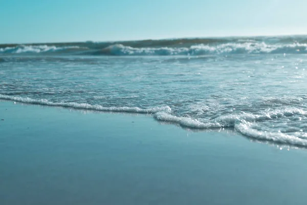 Scenic View Waves Splashing Shore Beautiful Seascape Clear Sky Copy — Stock Photo, Image