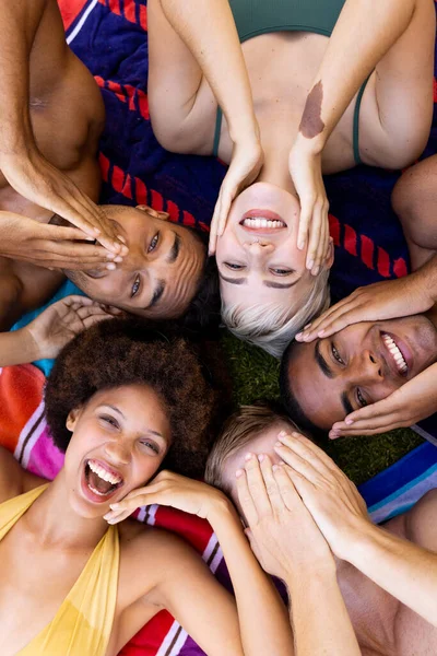 Portrait Happy Diverse Group Friends Lying Towels Smiling Garden Lifestyle — Stock Photo, Image