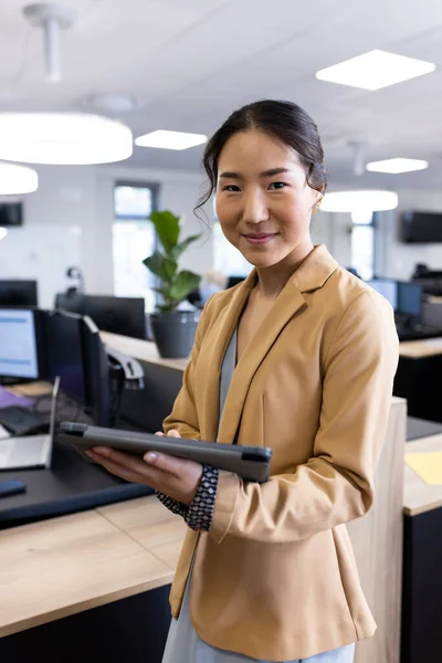 Vertical Image Happy Asian Businesswoman Looking Camera Office Business Professionals — Stock Photo, Image