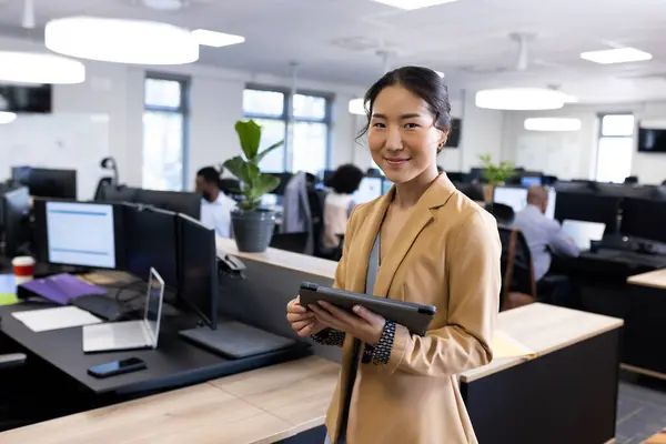 Happy Asian Businesswoman Looking Camera Office Business Professionals Job Corporation — Stock Photo, Image