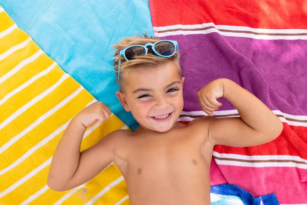 Portrait Happy Biracial Boy Smiling Lying Towel Swimming Pool Spending — Stock Photo, Image