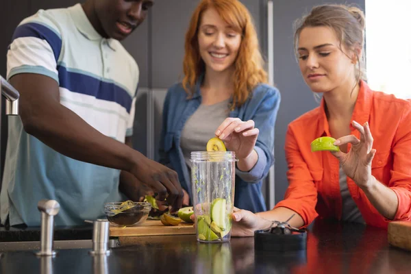 Happy Diverse Friends Making Healthy Drink Together Kitchen Party Celebration — Stock Photo, Image
