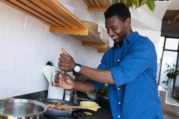 Happy African American Man Standing Kitchen Cooking Dinner Spending Quality — Stock Photo, Image
