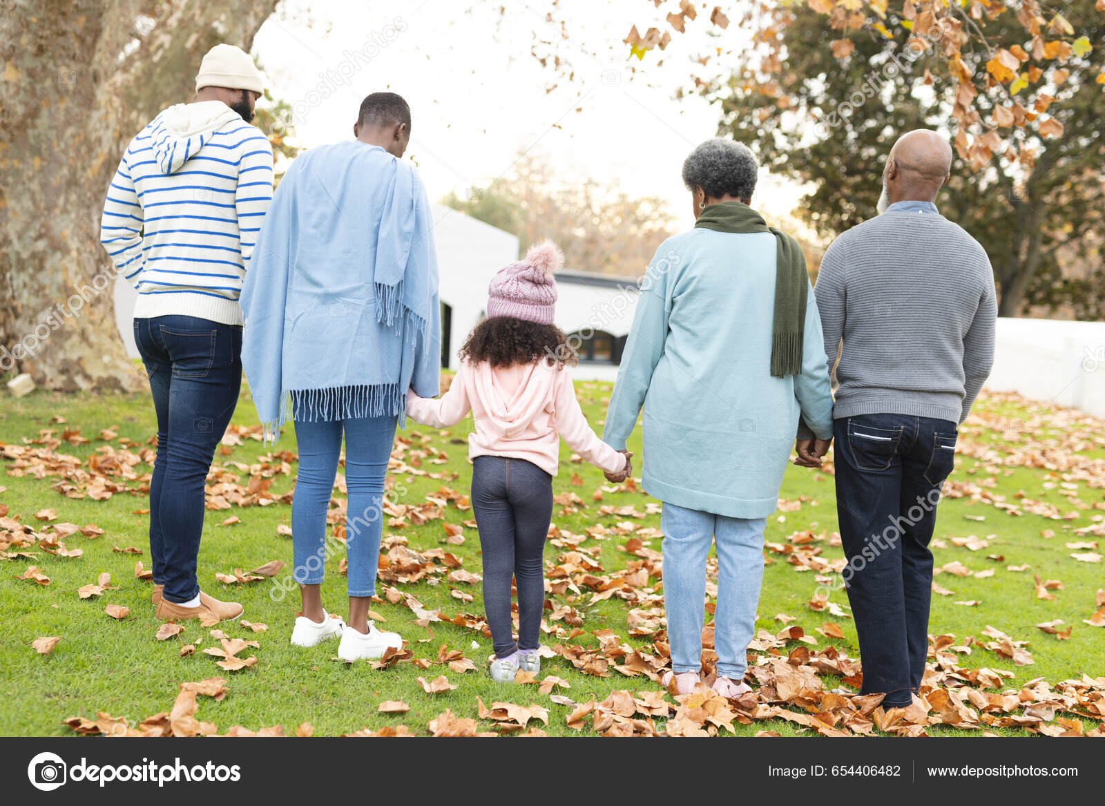 Image Back View Multi Generation African American Family Having Fun — Stock  Photo © Wavebreakmedia #654406482, image size:1600x1167