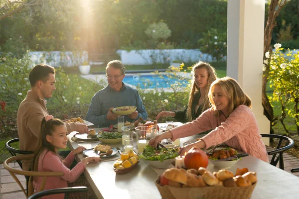 Image Multi Generation Caucasian Family Eating Outdoor Dinner Family Spending — Stock Photo, Image