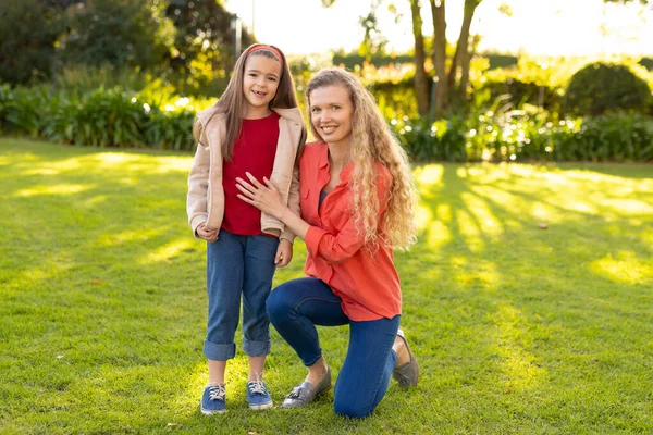 Image Happy Caucasian Mother Daughter Garden Family Spending Quality Time — Stock Photo, Image