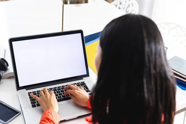 Image Biracial Woman Using Laptop Copy Space Screen Sitting Desk — Stock Photo, Image