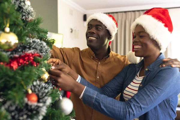 African American Couple Spending Time Together Decorating Christmas Tree Christmas — Stock Photo, Image