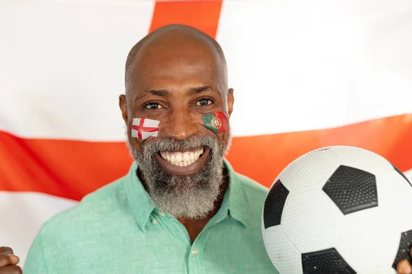 Portrait Happy Senior African American Man Sitting Flag England Football — Stock Photo, Image