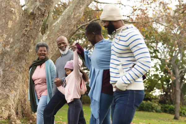 Imagem Feliz Família Afro Americana Várias Gerações Divertindo Livre Outono — Fotografia de Stock