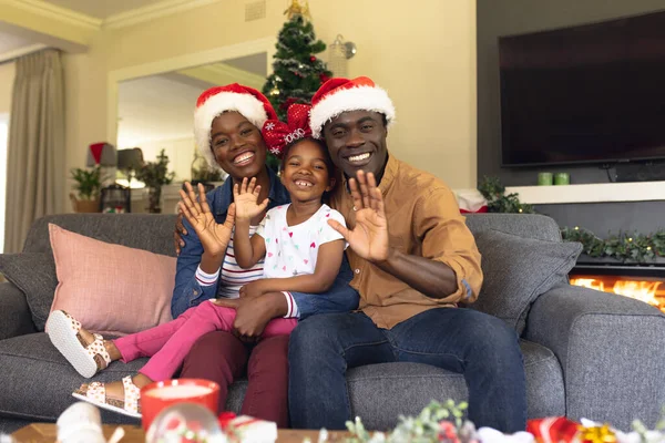 Gelukkig Afrikaans Amerikaans Gezin Dat Tijd Doorbrengt Bank Kerst Familie — Stockfoto