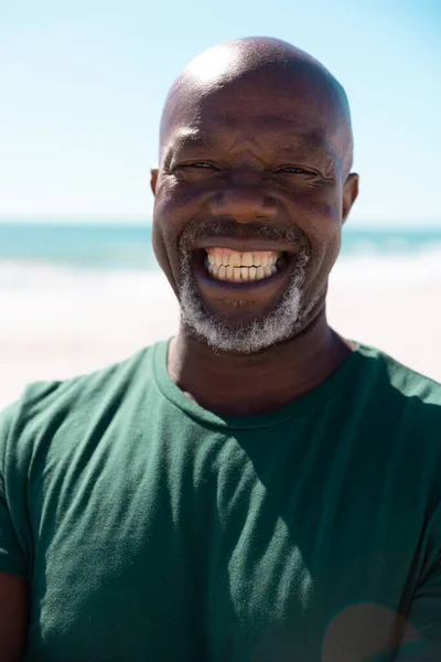 Close Portrait Cheerful Bald African American Senior Man Smiling Beach — Stock Photo, Image