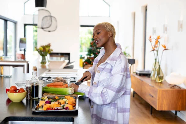 Happy African American Woman Cooking Kitchen Chopping Vegetables Spending Quality — Stock Photo, Image