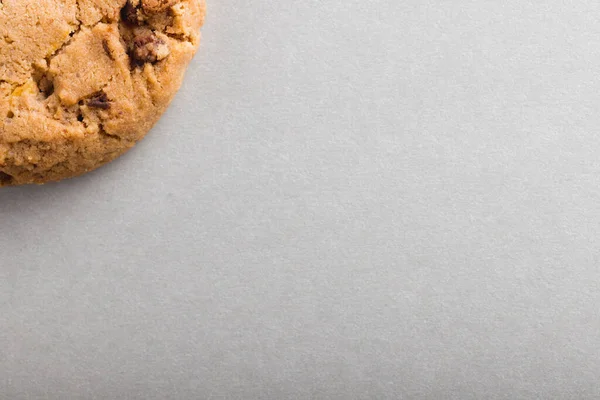 コピースペースとグレーの背景にクッキーの直接上記のショット 変化のない食べ物静物スタジオでの撮影 — ストック写真