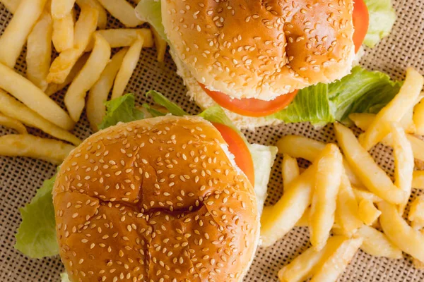 Közvetlenül Friss Hamburger Felett Sült Krumplival Másolja Helyet Változatlan Élelmiszer — Stock Fotó