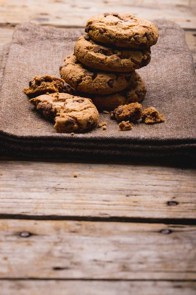 Close Cookies Stacked Burlap Wooden Table Copy Space Unaltered Food — Stock Photo, Image