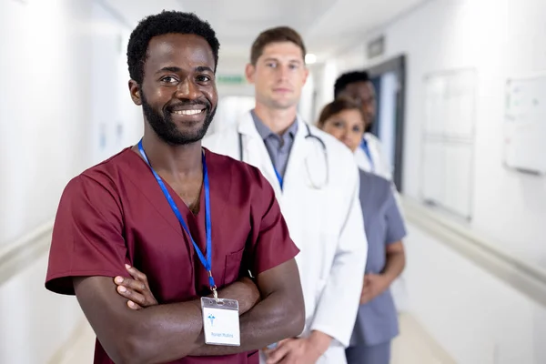 Retrato Inalterado Del Sonriente Médico Afroamericano Diversos Colegas Hospital Equipo — Foto de Stock