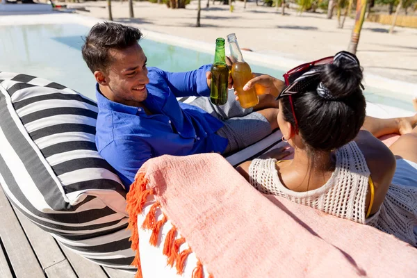 High Angle View Couple Toasting Beer While Relaxing Loungers Tourist — Stock Photo, Image