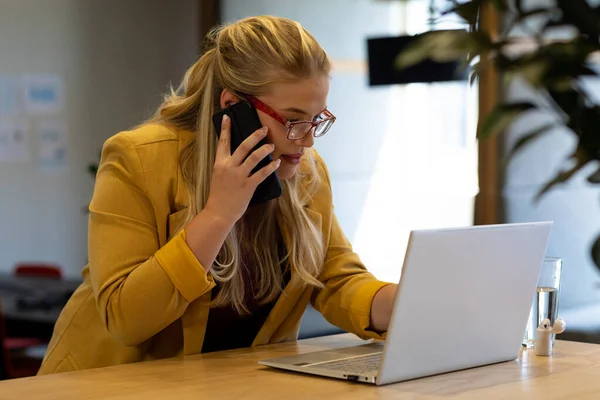 Size Caucasian Casual Businesswoman Glasses Using Laptop Talking Phone Desk — Stock Photo, Image