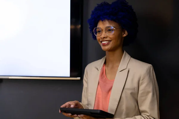 Happy Biracial Casual Businesswoman Blue Afro Making Presentation Whiteboard Copy — Stock Photo, Image