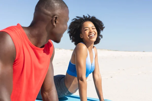Happy Fit African American Couple Practicing Yoga Stretching Smiling Sunny — Stock Photo, Image