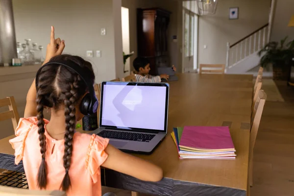 Menina Birracial Usando Fones Ouvido Laptop Com Espaço Cópia Para — Fotografia de Stock