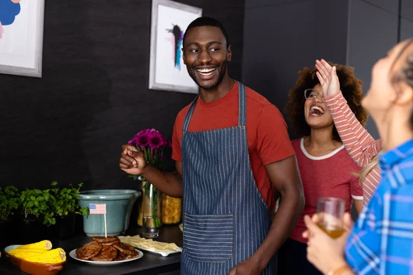 Happy Diverse Group Friends Drinks Cooking Kitchen Domestic Life Friendship — Stock Photo, Image
