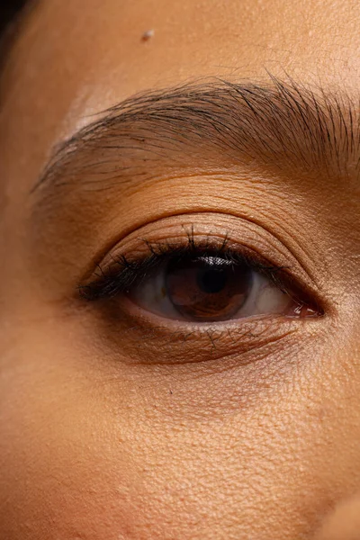 Vertikale Nahaufnahme Von Augen Und Augenbrauen Einer Asiatischen Frau Weiblichkeit — Stockfoto