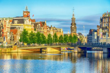 Munt Kulesi Munttoren ve Amsterdam su yolları, Hollanda
