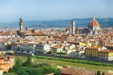 Palazzo Vecchio 'nun panoramik manzarası, Santa Maria del Fiore Duomo Katedrali ve Piazzale Michelangelo' dan Arno Nehri, Florence Firenze, İtalya