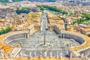 Vatikan 'daki Aziz Peters Meydanı Piazza San Pietro, Roma Bazilikası' ndan panoramik manzara