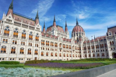 Güneşli bir günde parlamento binası, Budapeşte, Macaristan