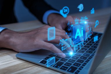 Bilgisayarda holografik yapay zeka teknolojisi simgeleriyle el yazısı yazmak. Yapay zeka kavramı, makine öğrenimi, veri analizi, dijital yenilik ve gelecekteki teknoloji eğilimleri