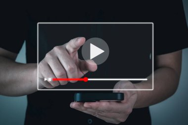 Memnun oldum. Müşteri izleme video içeriği cep telefonundan çevrimiçi yayın, canlı konser, ticari reklam çevrimiçi reklam, iş reklamcılığı, çevrimiçi çalışma, dijital pazarlama kavramı