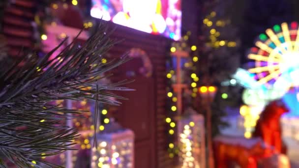 Decorações Ano Novo Natal Sob Neve Flocos Neve Macios Estão — Vídeo de Stock