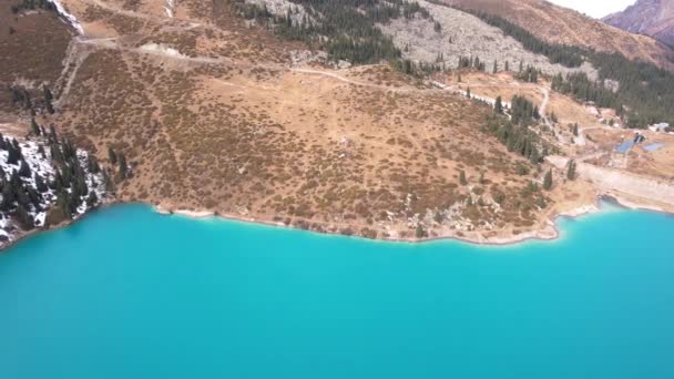 Lake Mountains Turquoise Blue Water Drone View Clear Water Coniferous — Wideo stockowe