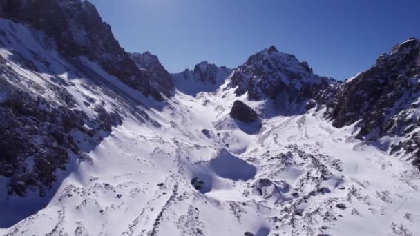 High Snow Capped Mountains Glaciers Aerial View Drone Rocky Gorge — Wideo stockowe