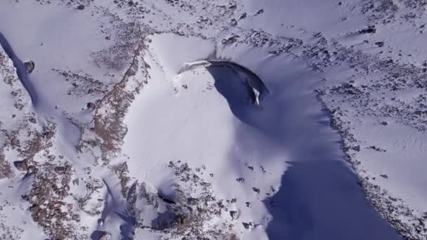 Huge Frozen Glacier Mountains Lot Tourists Walking Snow Taking Photos — Stock Video