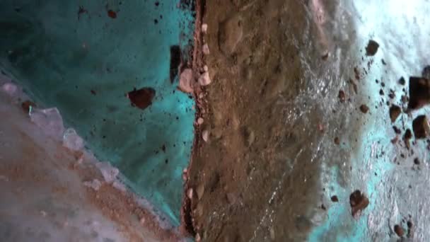 Turkusowy Czysty Kolor Lodu Wewnątrz Lodowej Jaskini Kamienie Sople Widoczne — Wideo stockowe