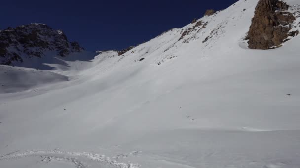 Sněžné Hory Starodávnými Ledovci Skalami Prudké Útesy Velkými Skalami Všechno — Stock video
